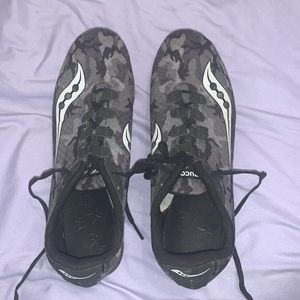 Distance track spikes